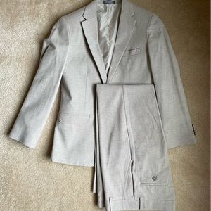 2 piece Van Huesen suit